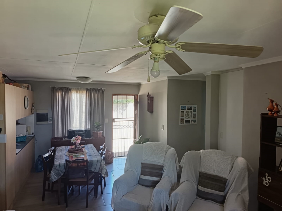 3 Bedroom Property for Sale in Langenhovenpark Free State